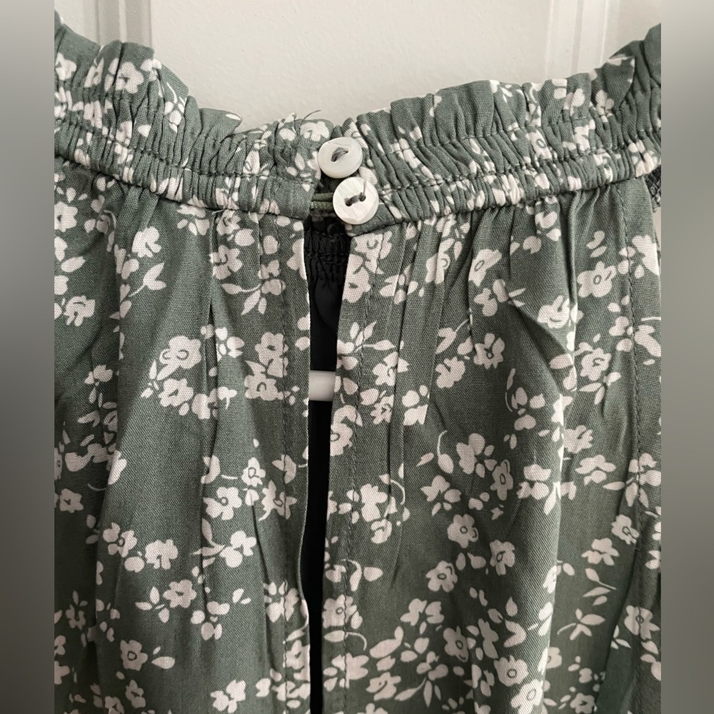 Floral green halter dress - Picture 2 of 3